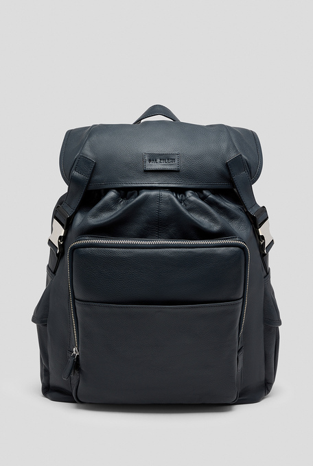Leather backpack with logo, large front pocket closed by zip and side pockets with snap button - Highlights | Pal Zileri shop online