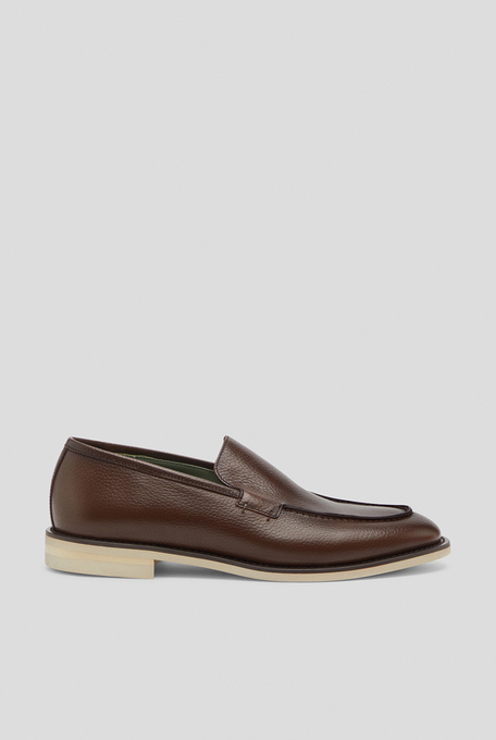 Effortless leather loafers in brown  with rubber sole - Footwear | Pal Zileri shop online
