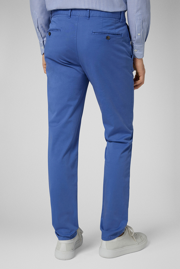 Chino trousers with a slim fit in a soft stretch cotton - Pal Zileri shop online