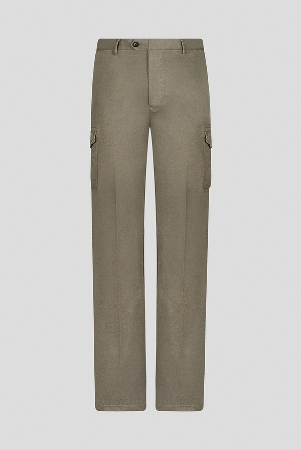 Cargo trousers with double patch pocket in a garment-dyed stretch cotton - Pal Zileri shop online